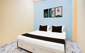 Pradhan Hotel